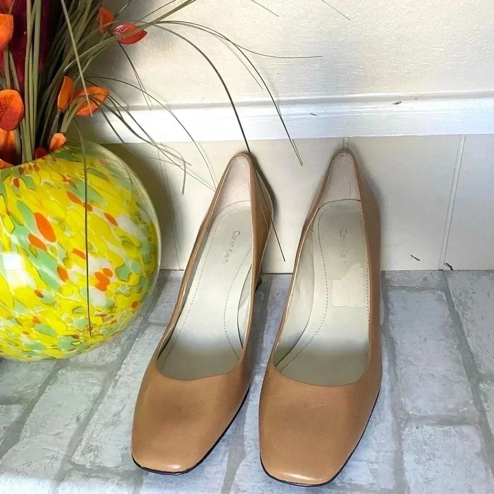 CALVIN KLEIN | Roxy Leather Tan Heels Size 10.5M